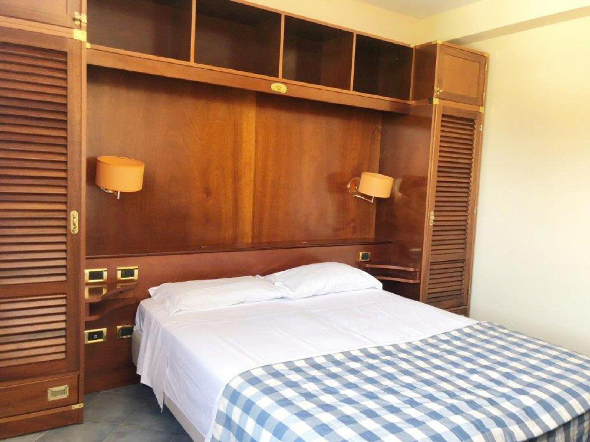 Zi Maria Hotel มารินา ดิ เชชินา ภายนอก รูปภาพ