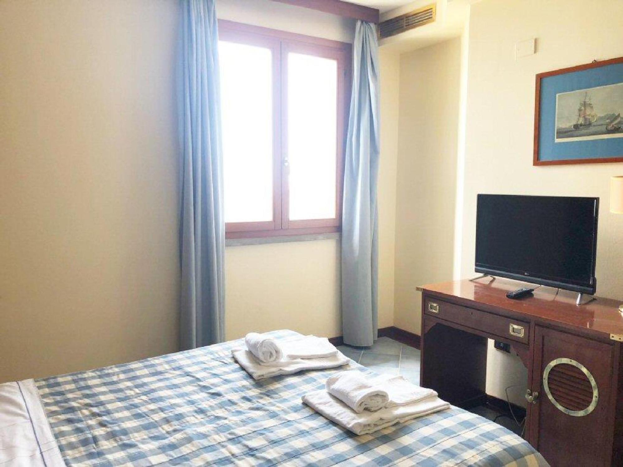 Zi Maria Hotel มารินา ดิ เชชินา ภายนอก รูปภาพ